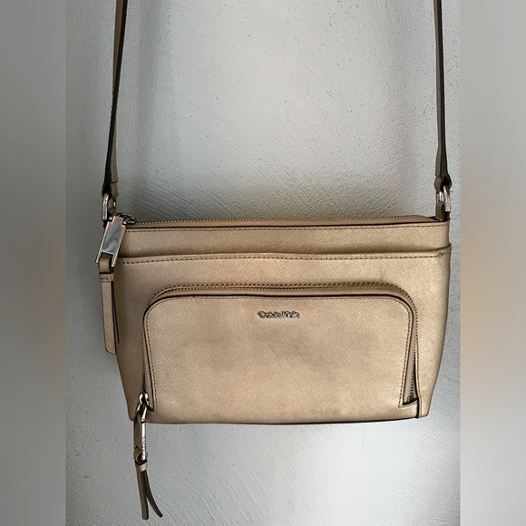Calvin Klein Women's CrossBody Bag - Picture 1 of 16